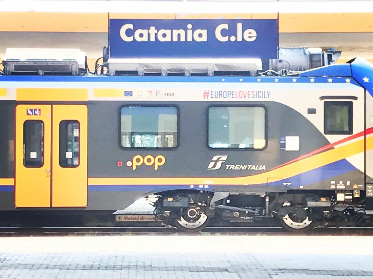 Binario 8 Catania Stazione Centrale Exteriér fotografie